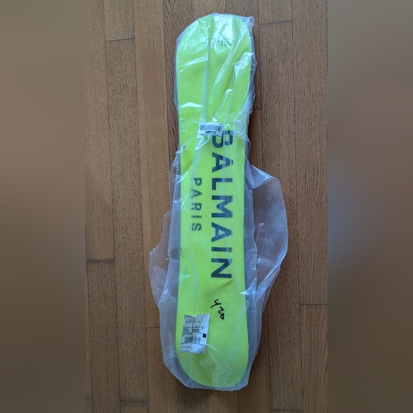 BALMAIN X Rossignol Snowboard 58 Inches / 149cm Collector. New. RRP: $5995 - Picture 15 of 16